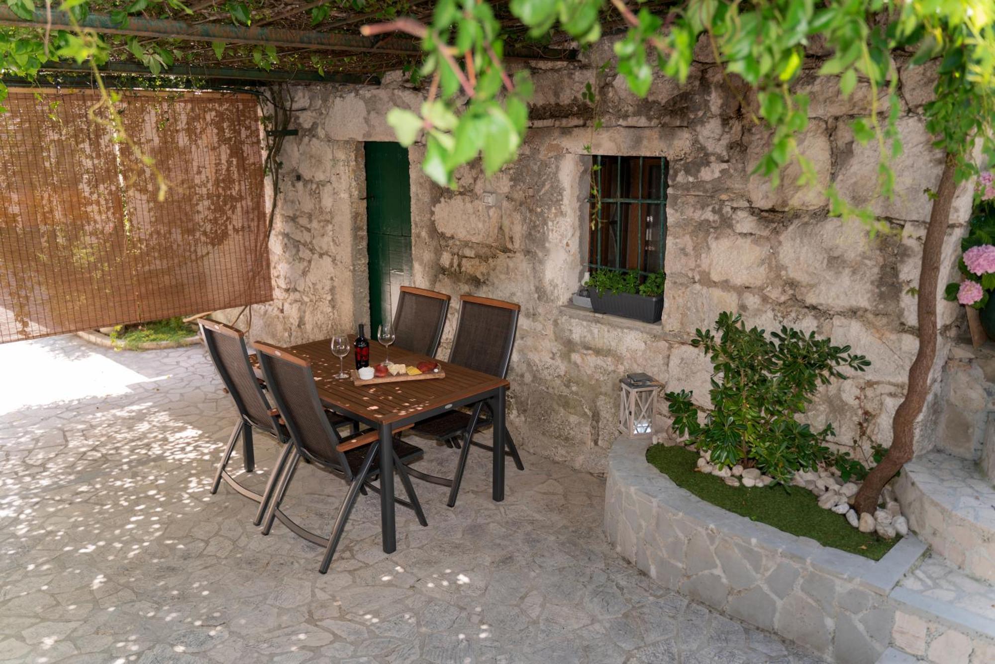 Apartments Srdanovic Omiš Exterior foto